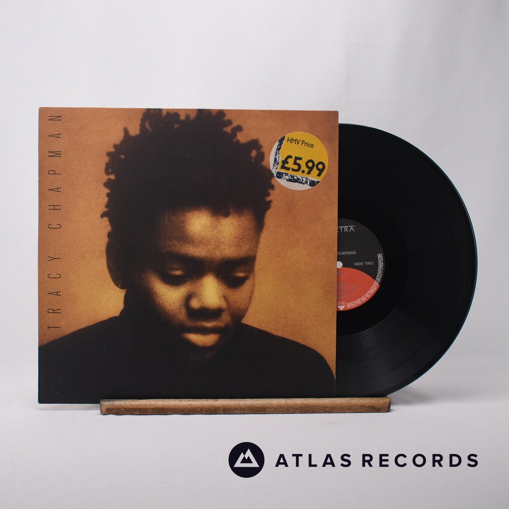 Rediscovering Tracy Chapman’s Timeless Music on Vinyl